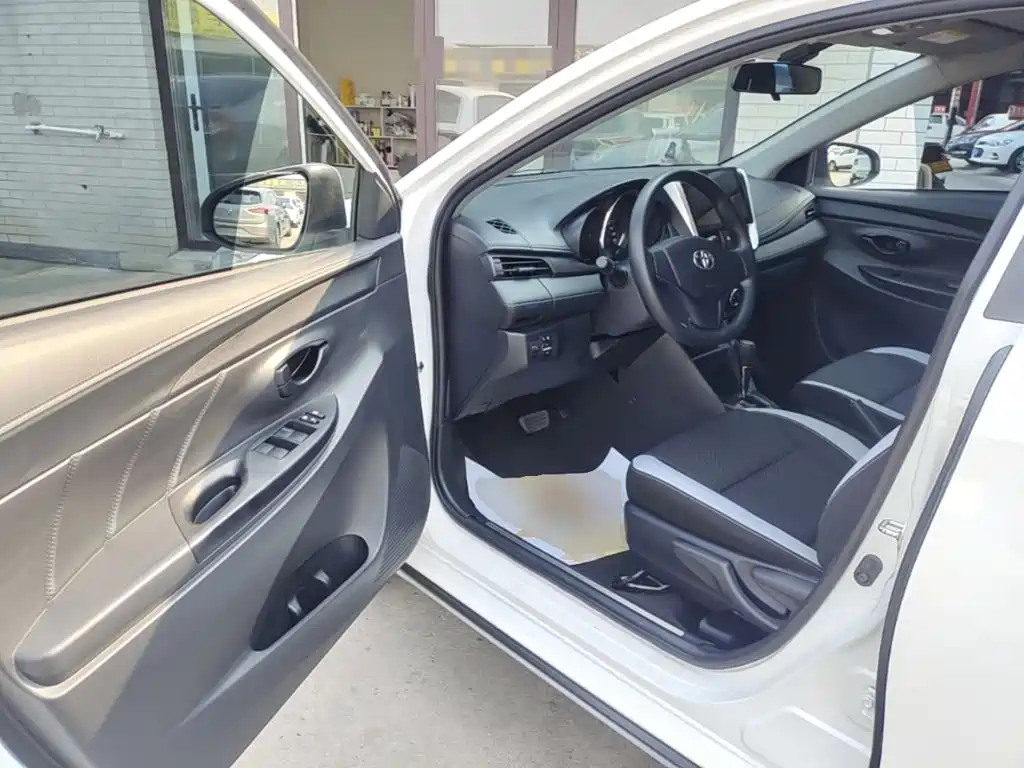Toyota Yaris L — миниатюра 16