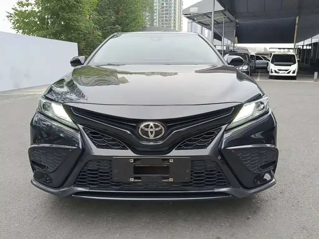 Toyota Camry — миниатюра 3