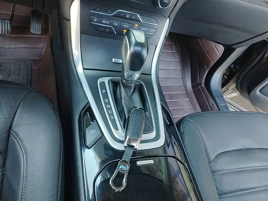 Ford Edge — миниатюра 14