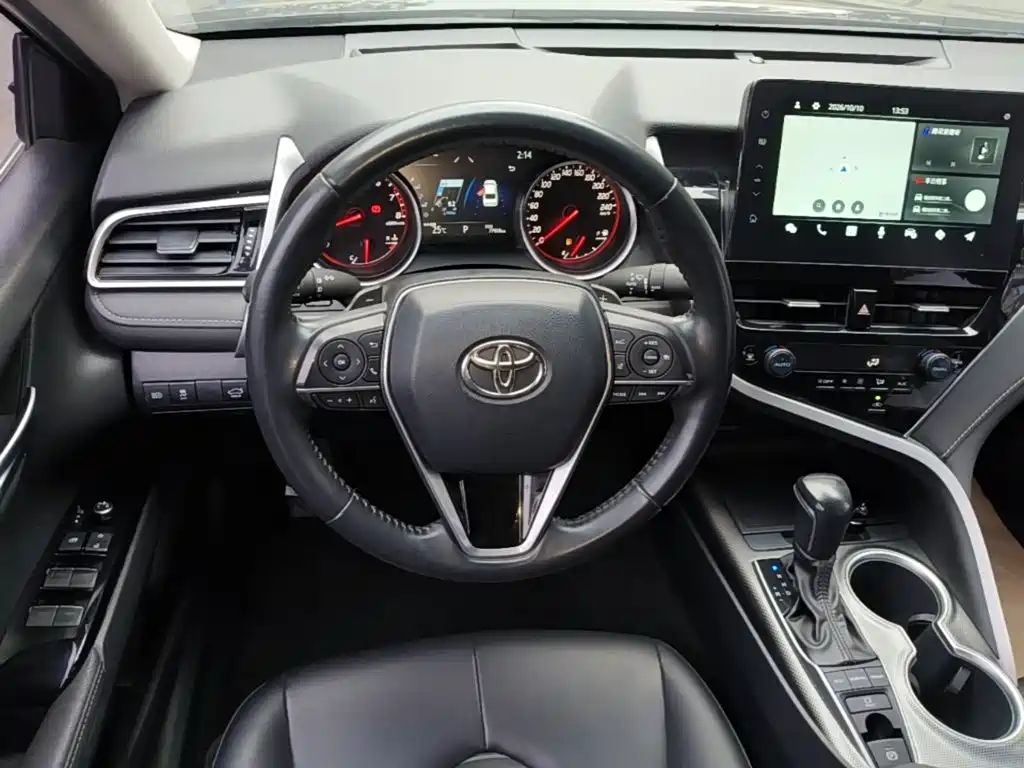 Toyota Camry — миниатюра 11