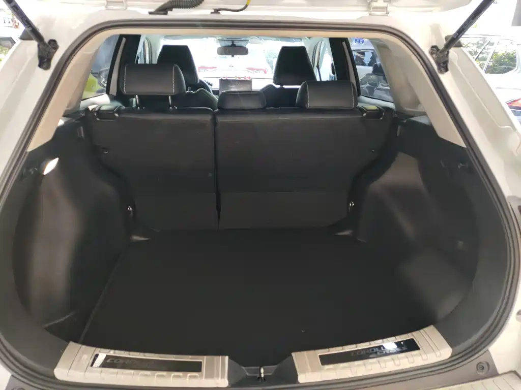 Toyota Corolla Cross — миниатюра 8