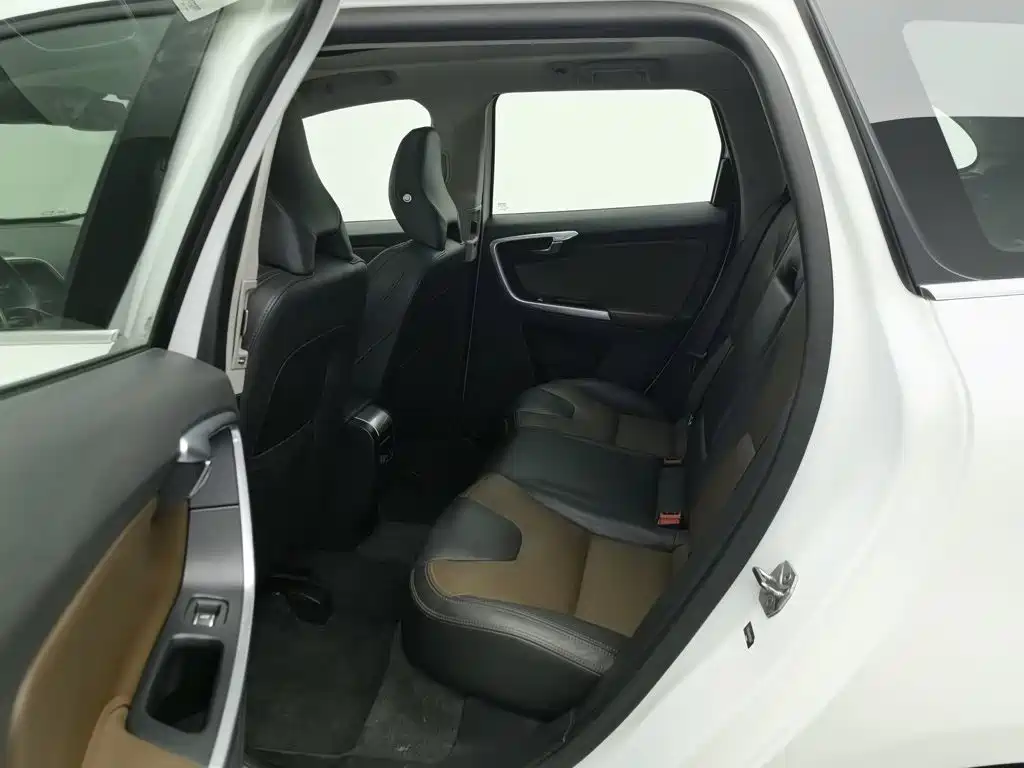 Volvo XC60 — миниатюра 15