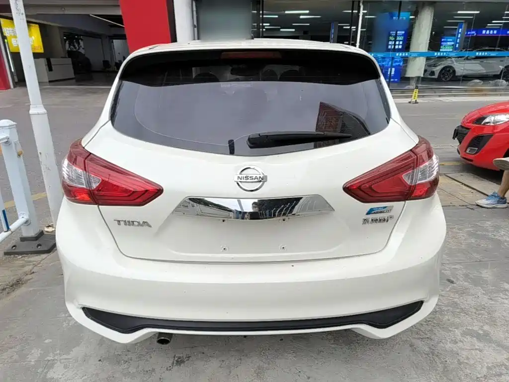Nissan Tiida — миниатюра 6