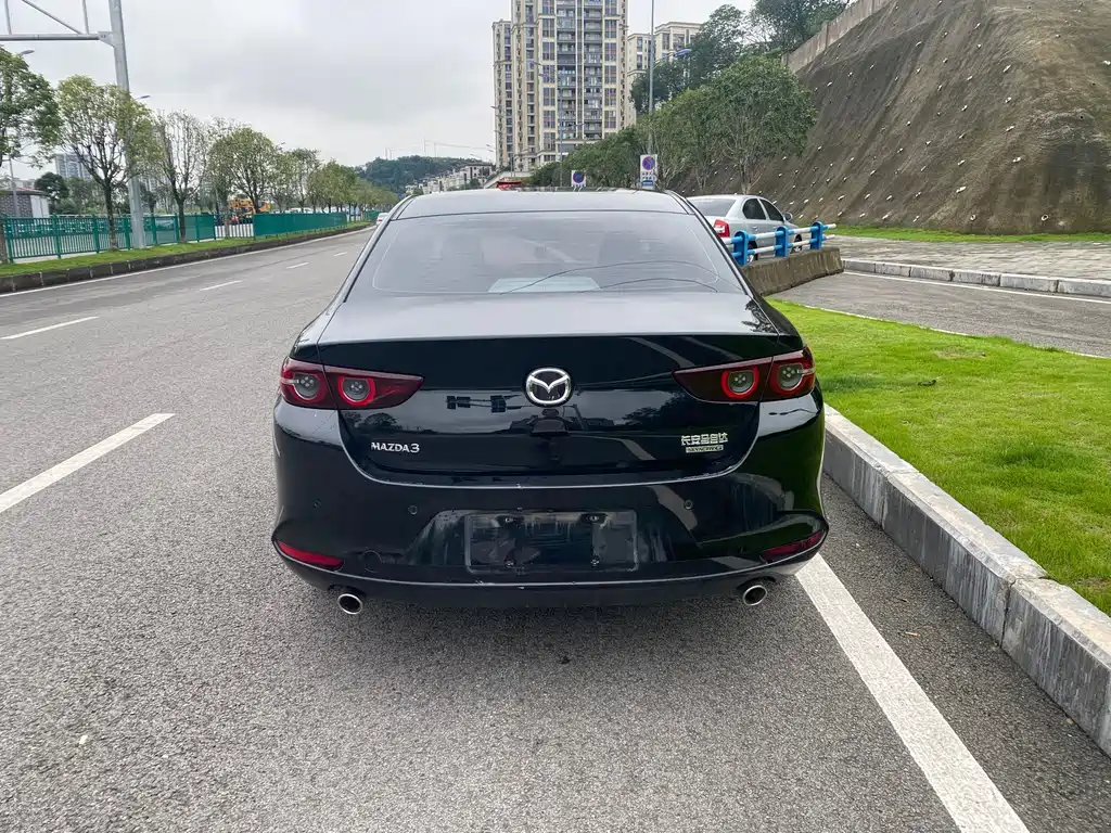 Mazda 3 Axela — миниатюра 8