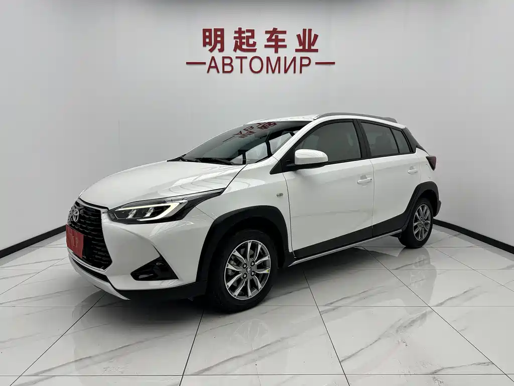 Toyota Yaris L 2023