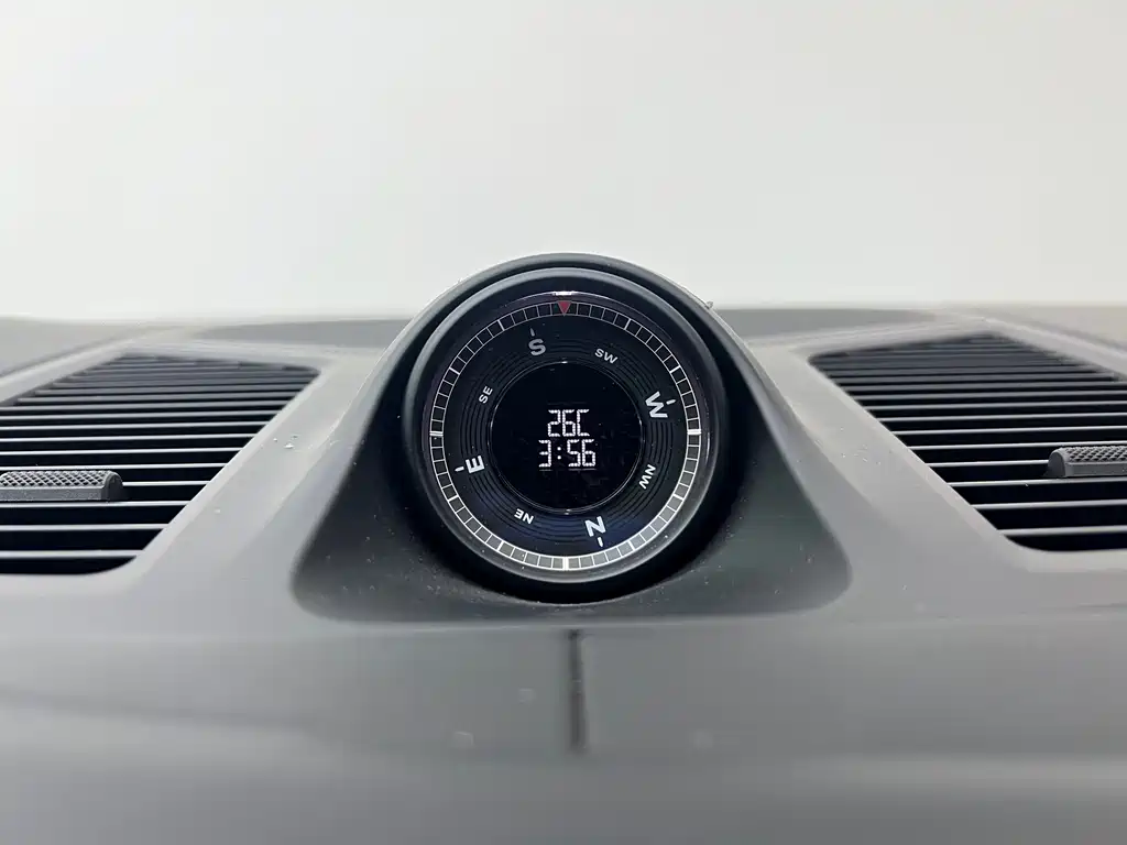 Porsche Cayenne — миниатюра 13