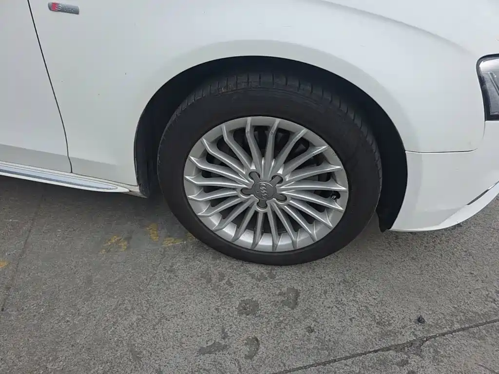 Audi A4L — миниатюра 12