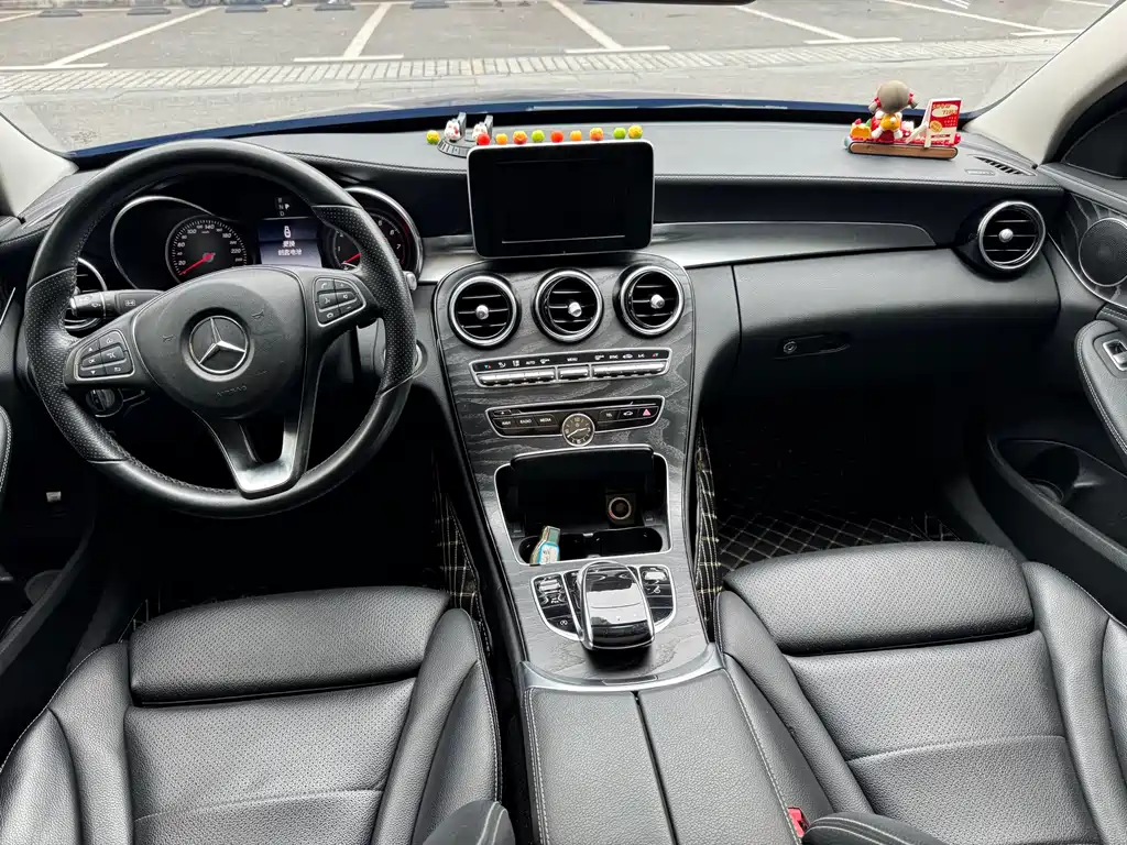 Mercedes-Benz C-Class — миниатюра 7
