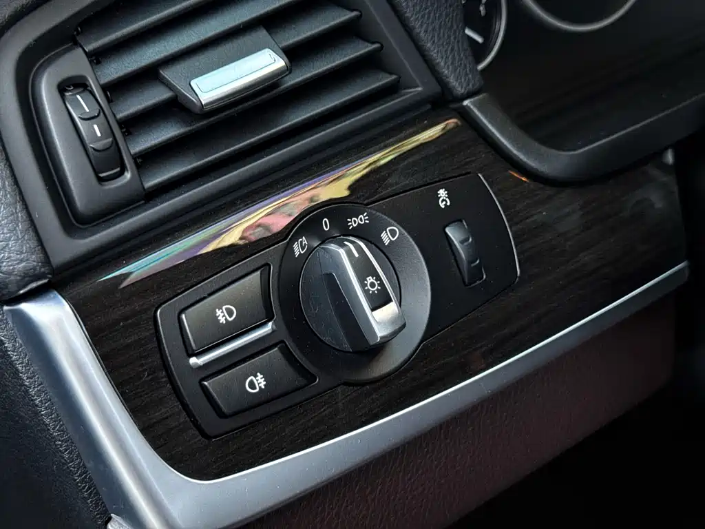 BMW 5 Series — миниатюра 20