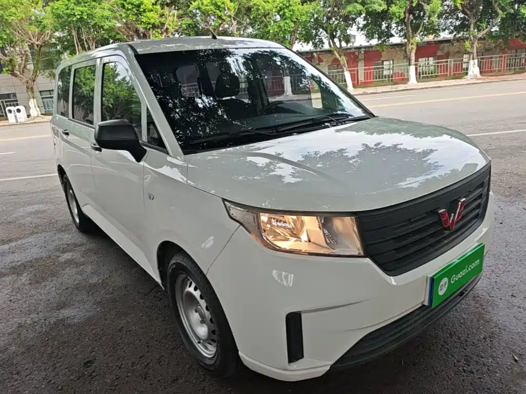 Wuling Hongguang PLUS — миниатюра 4