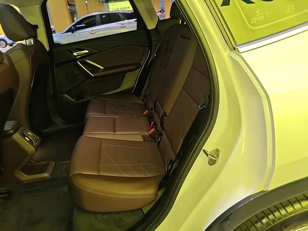 BMW iX1 — миниатюра 17