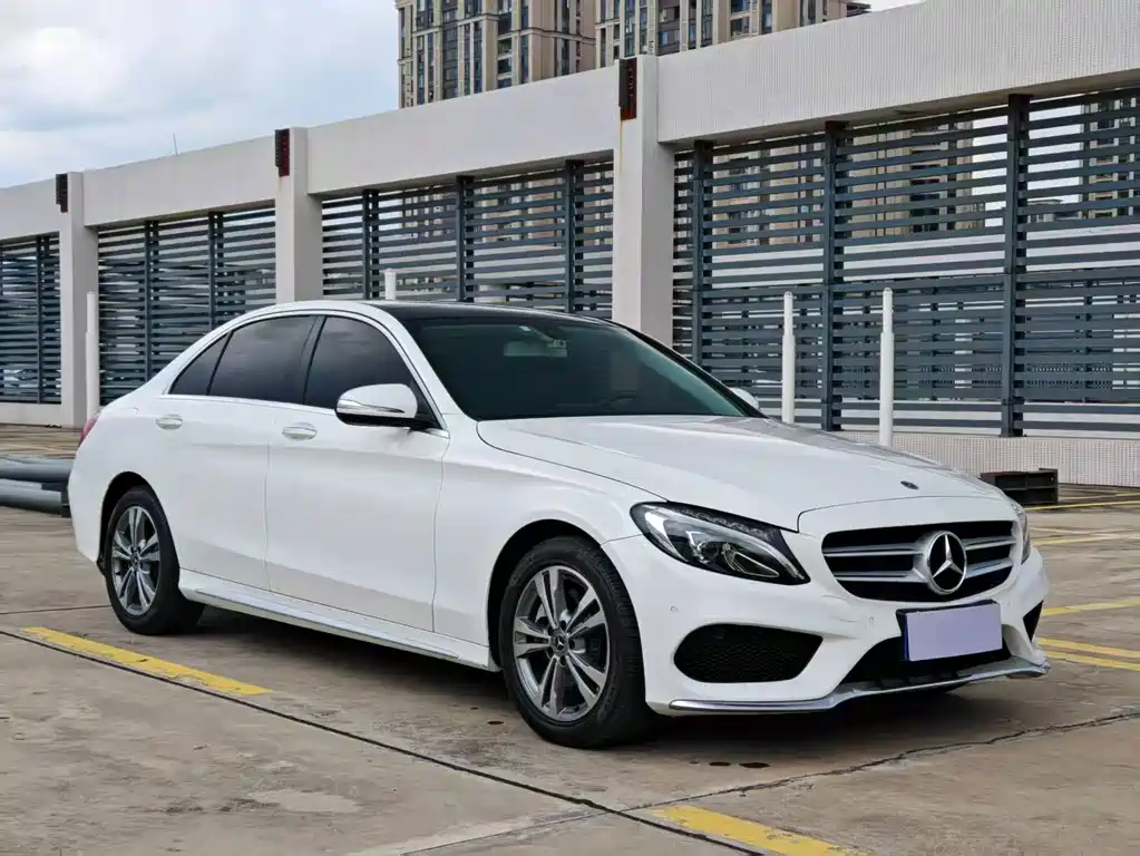 Mercedes-Benz C-Class — миниатюра 3