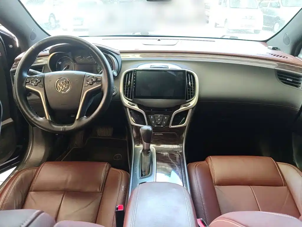 Buick LaCrosse — миниатюра 10