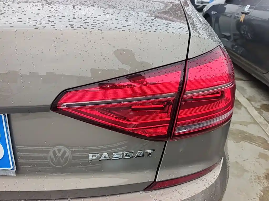 Volkswagen Passat — миниатюра 8