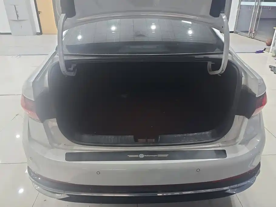 Volkswagen Sagitar — миниатюра 4