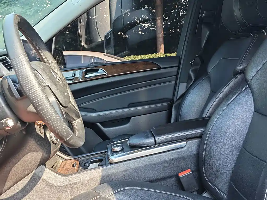 Mercedes-Benz M-Class — миниатюра 7