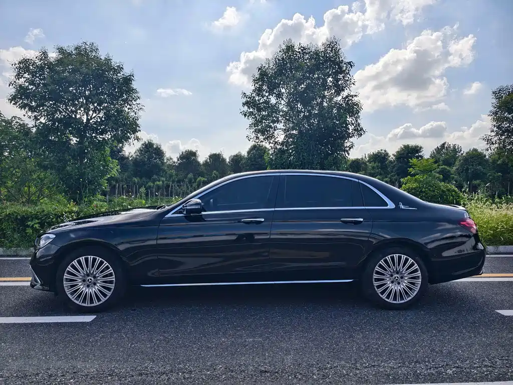 Mercedes-Benz E-Class — миниатюра 3
