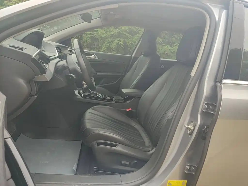 Peugeot 408 — миниатюра 15