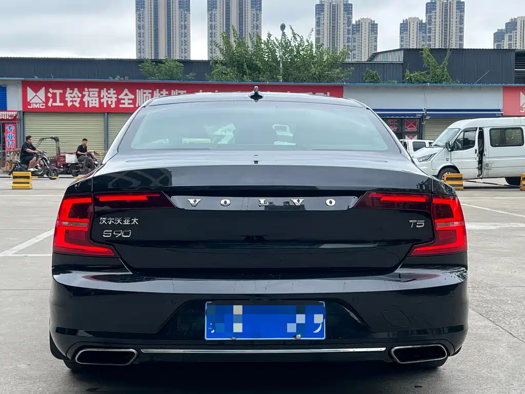 Volvo S90 — миниатюра 8