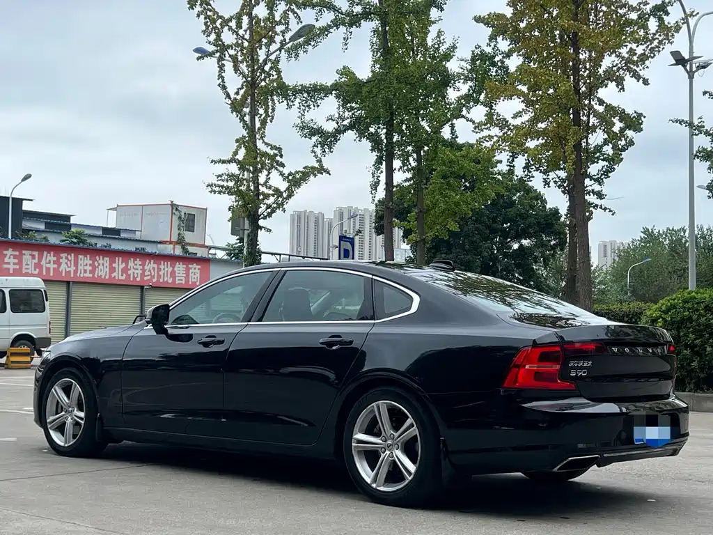 Volvo S90 — миниатюра 7