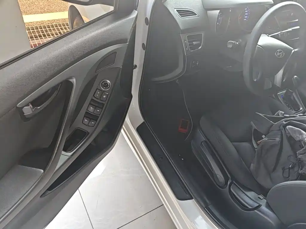 Hyundai Elantra Langdong — миниатюра 16