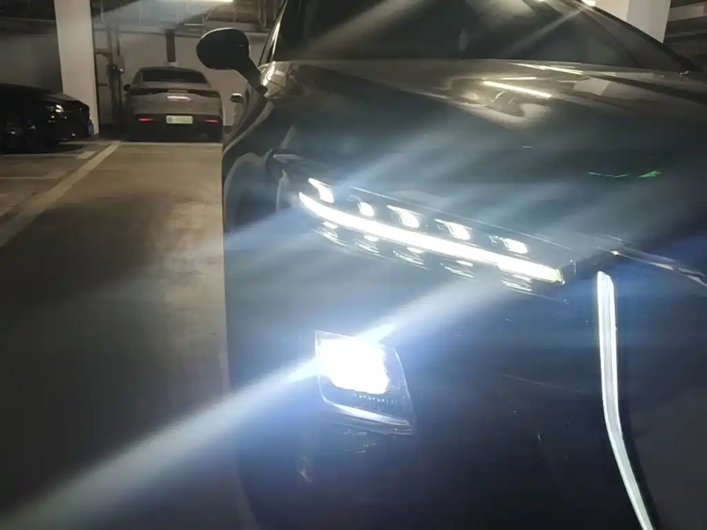 Hongqi Hongqi H5 — миниатюра 11