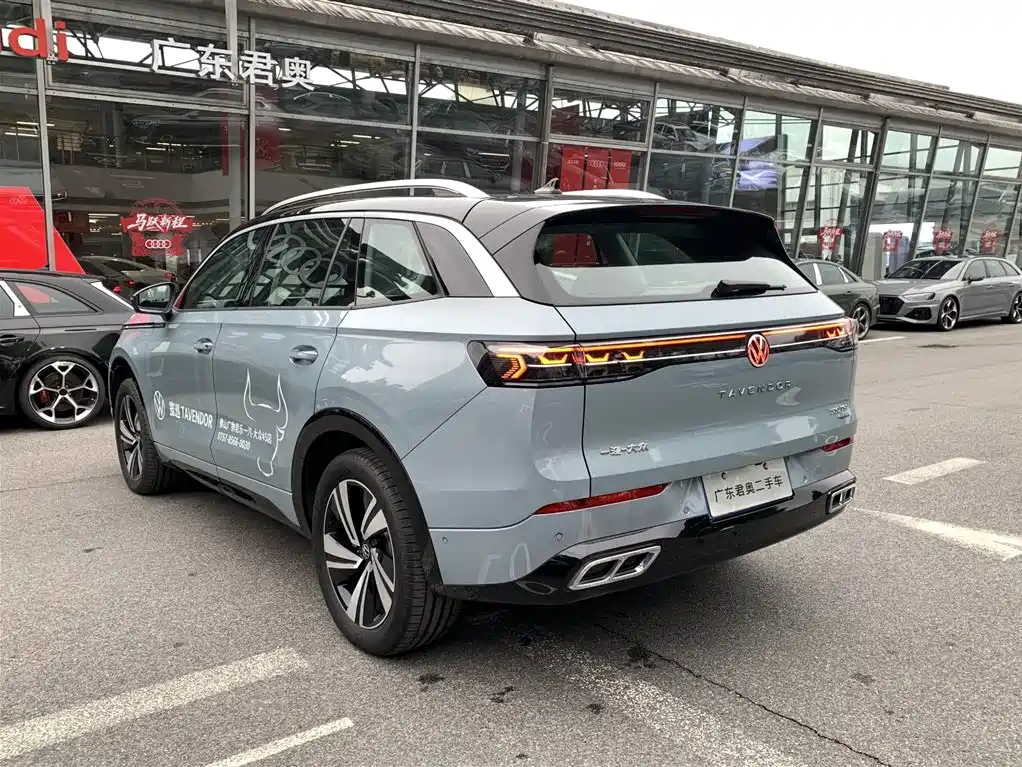 Volkswagen Tavendor 2023 380TSI R-Line