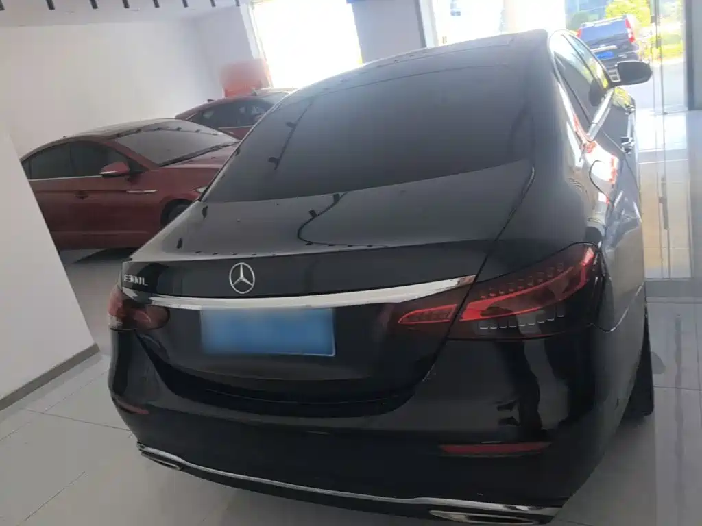 Mercedes-Benz E-Class — миниатюра 6