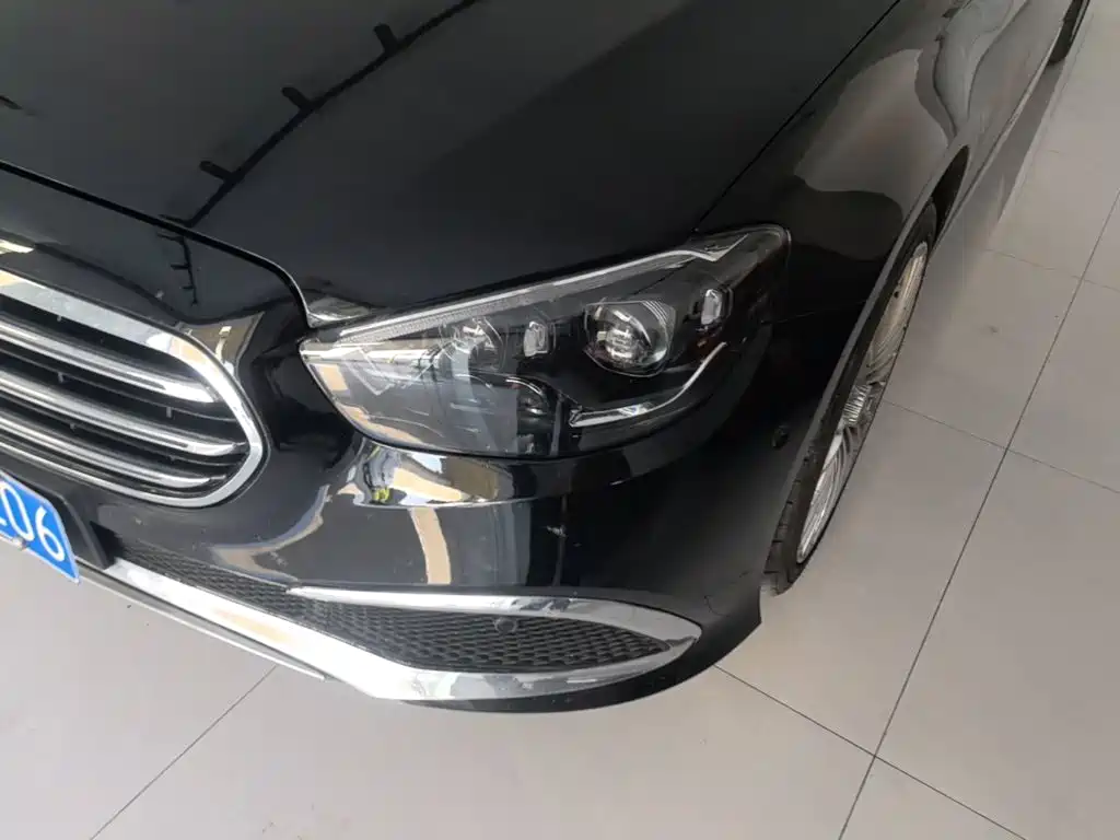 Mercedes-Benz E-Class — миниатюра 24