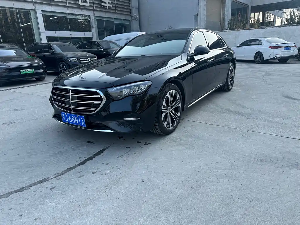 Mercedes-Benz E-Class — миниатюра 3