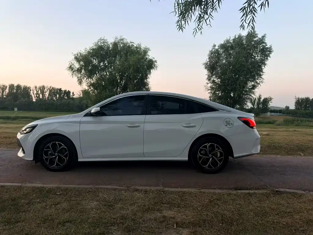 MG MG5 — миниатюра 9