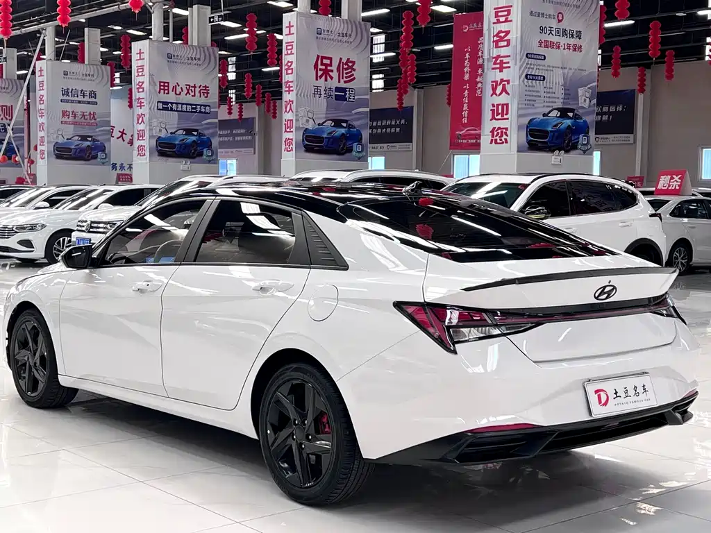 Hyundai Elantra — миниатюра 6