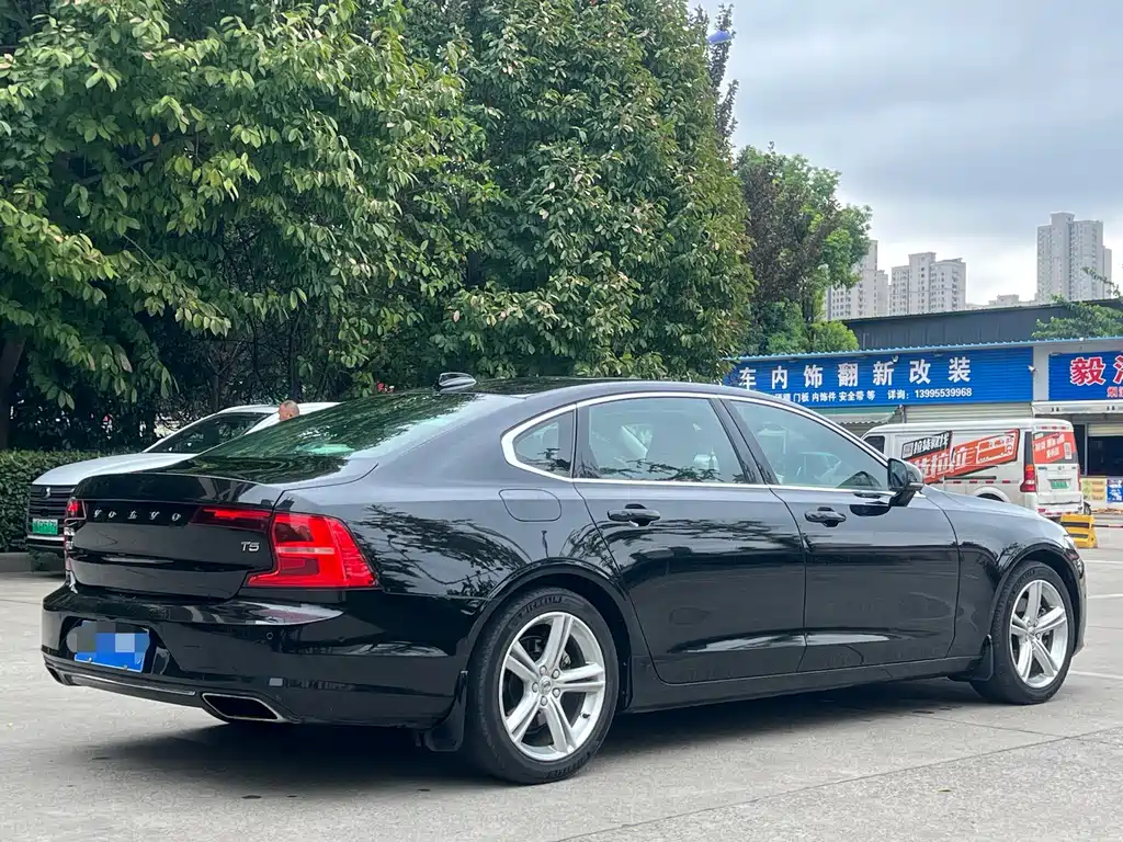 Volvo S90 — миниатюра 9
