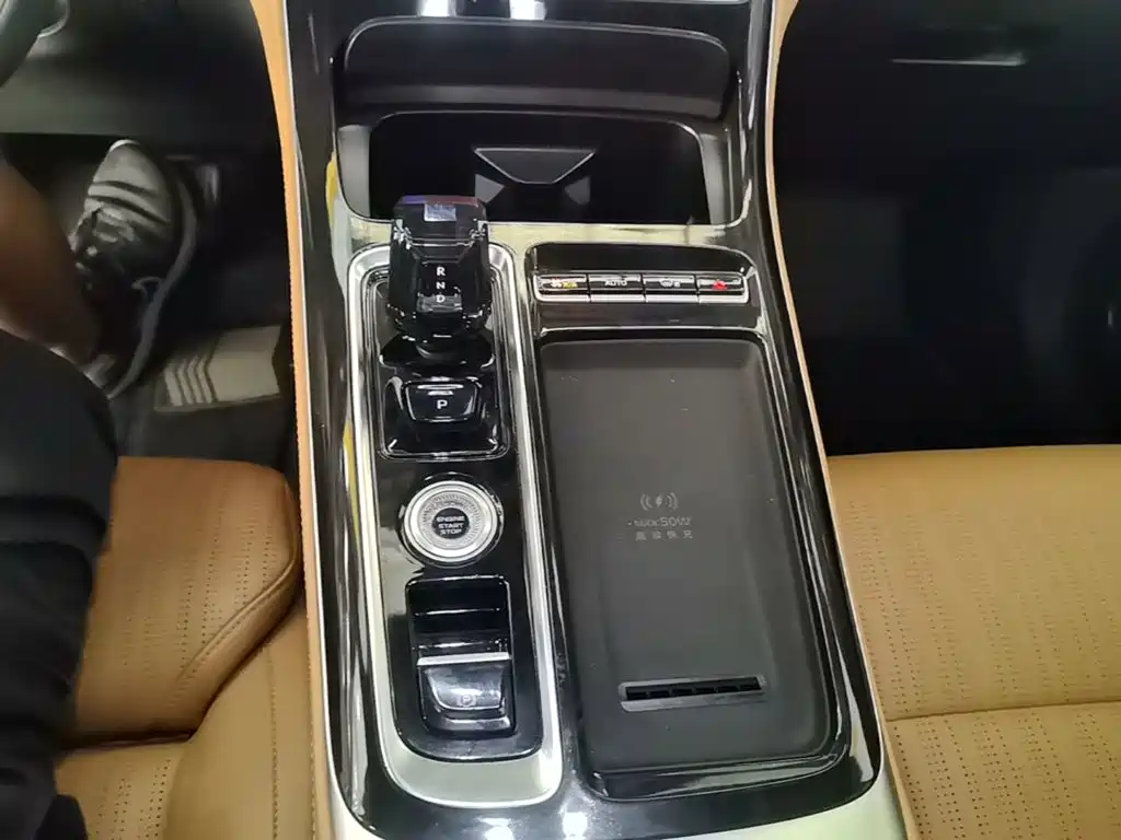 Geely Boyue L — миниатюра 14