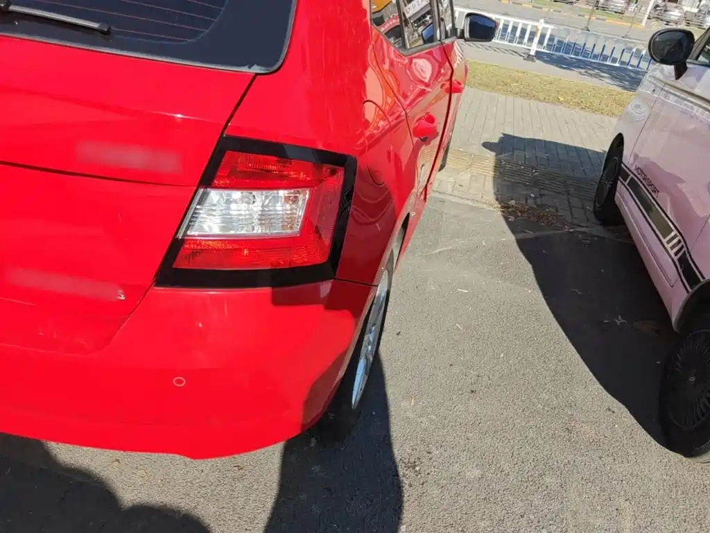Skoda Fabia — миниатюра 8