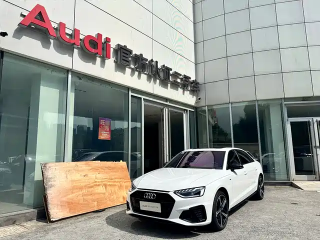AUDI  A4L 2025