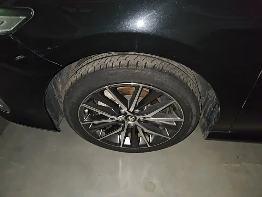 Toyota Camry — миниатюра 23