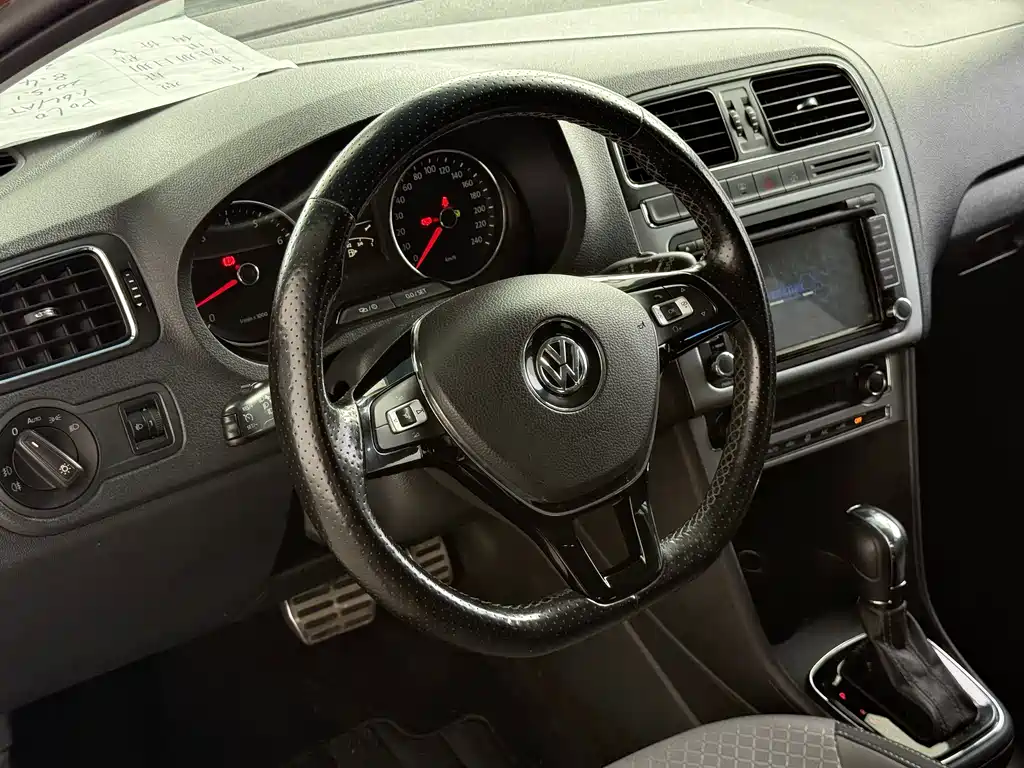 Volkswagen Polo — миниатюра 8