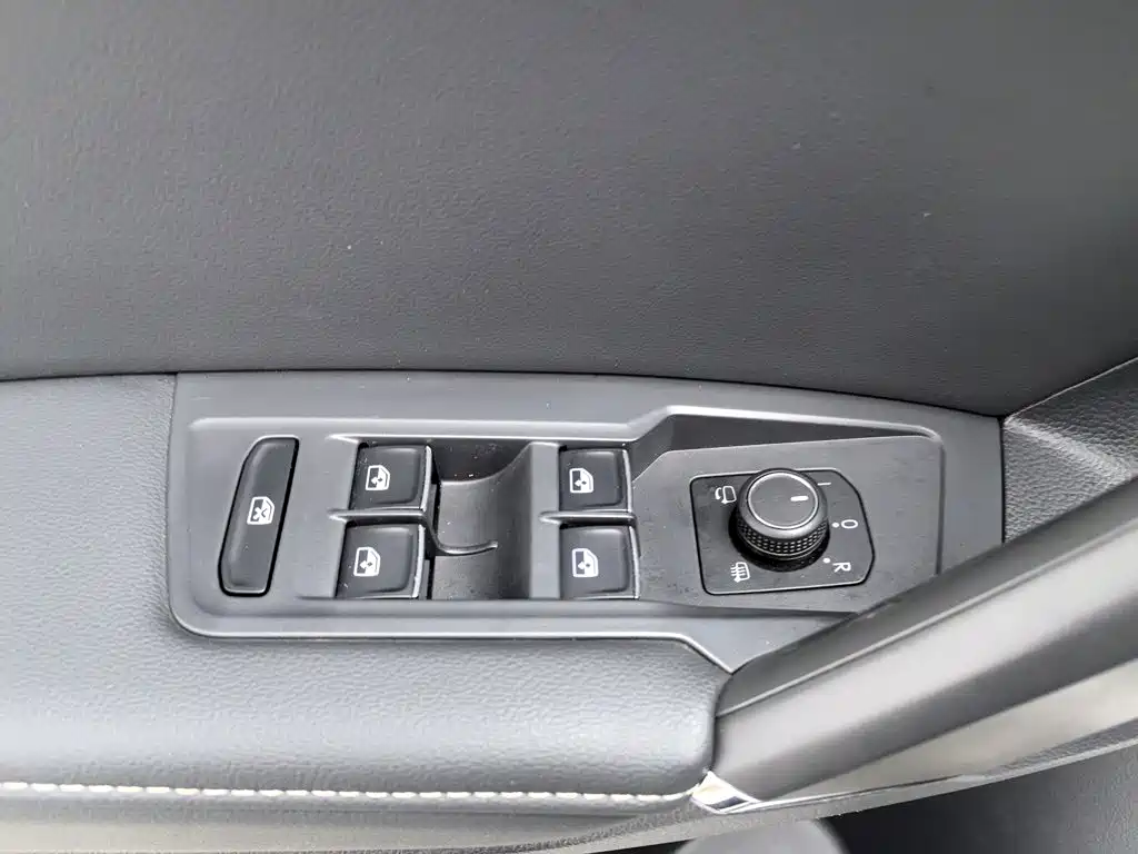Volkswagen Tiguan L — миниатюра 9