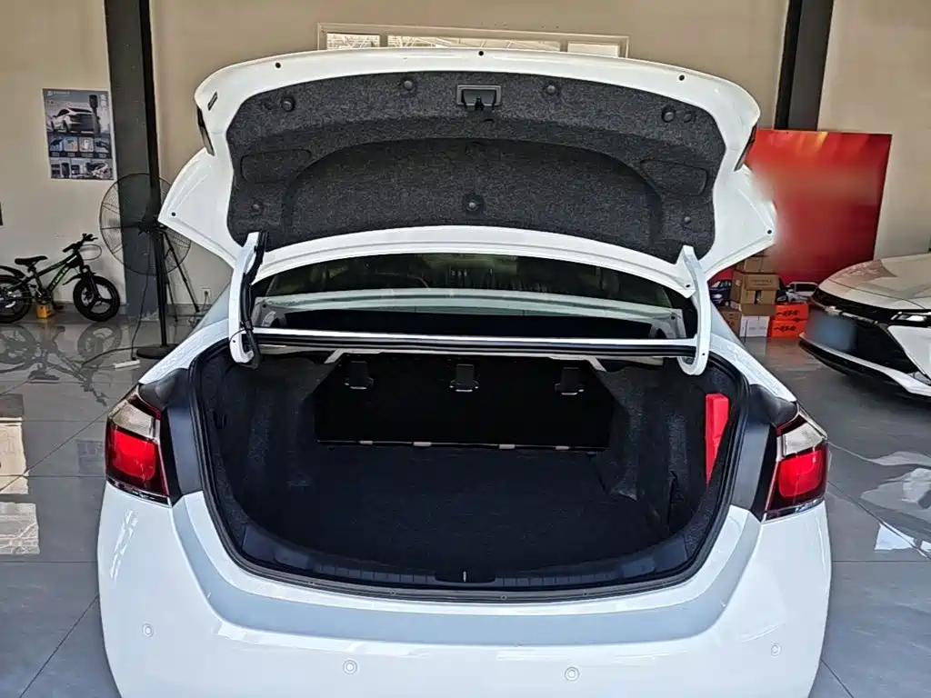 Chevrolet Cruze — миниатюра 19