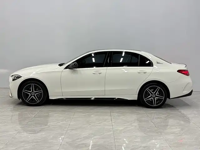 Mercedes-Benz C-Class — миниатюра 2
