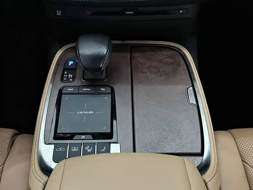Lexus LS — миниатюра 18