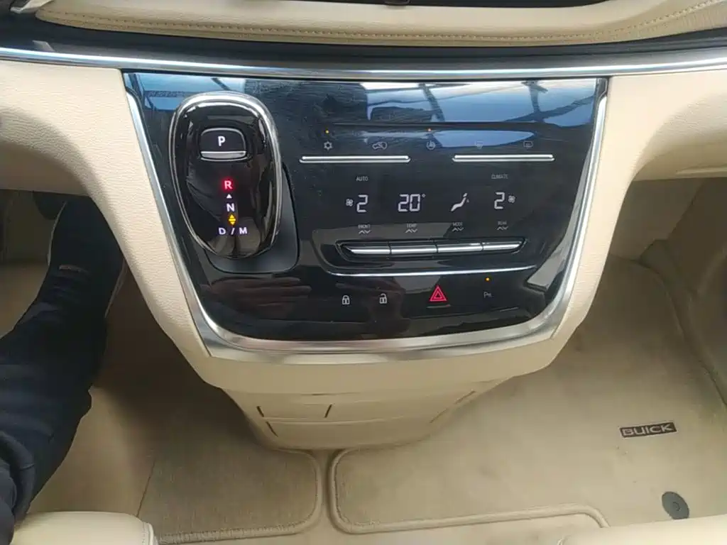 Buick GL8 — миниатюра 14