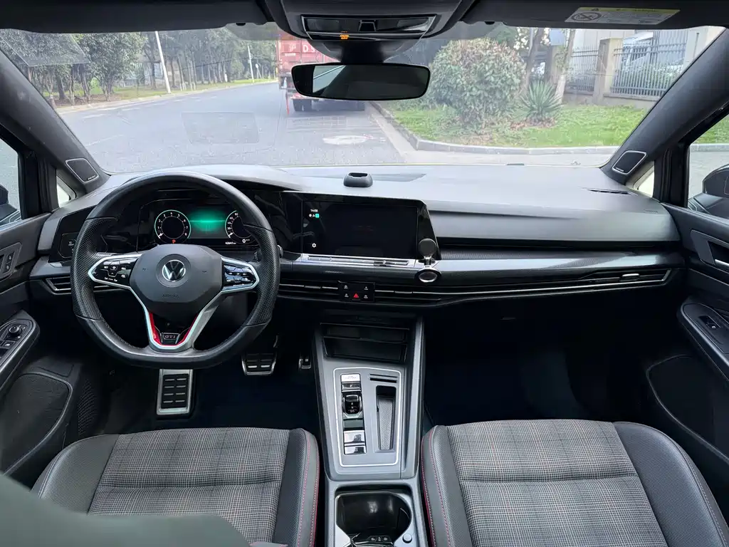 Volkswagen Golf GTI — миниатюра 15