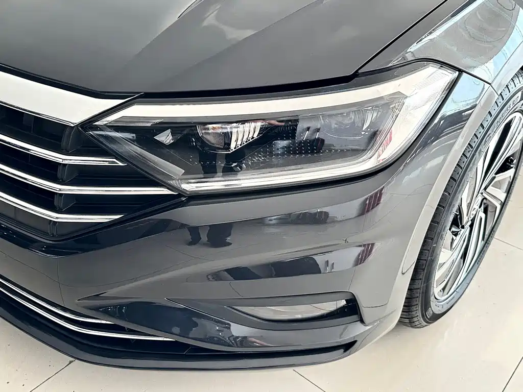 Volkswagen Sagitar — миниатюра 3