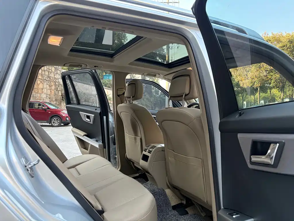 Mercedes-Benz GLK-Class (Import) — миниатюра 9