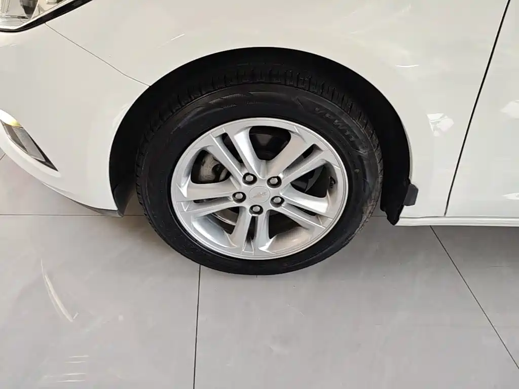 Chevrolet Cruze — миниатюра 23