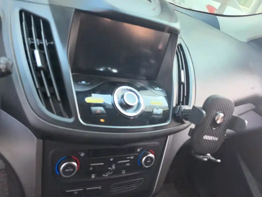 Ford Kuga — миниатюра 13