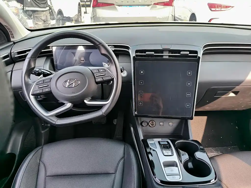 Hyundai Tucson — миниатюра 9