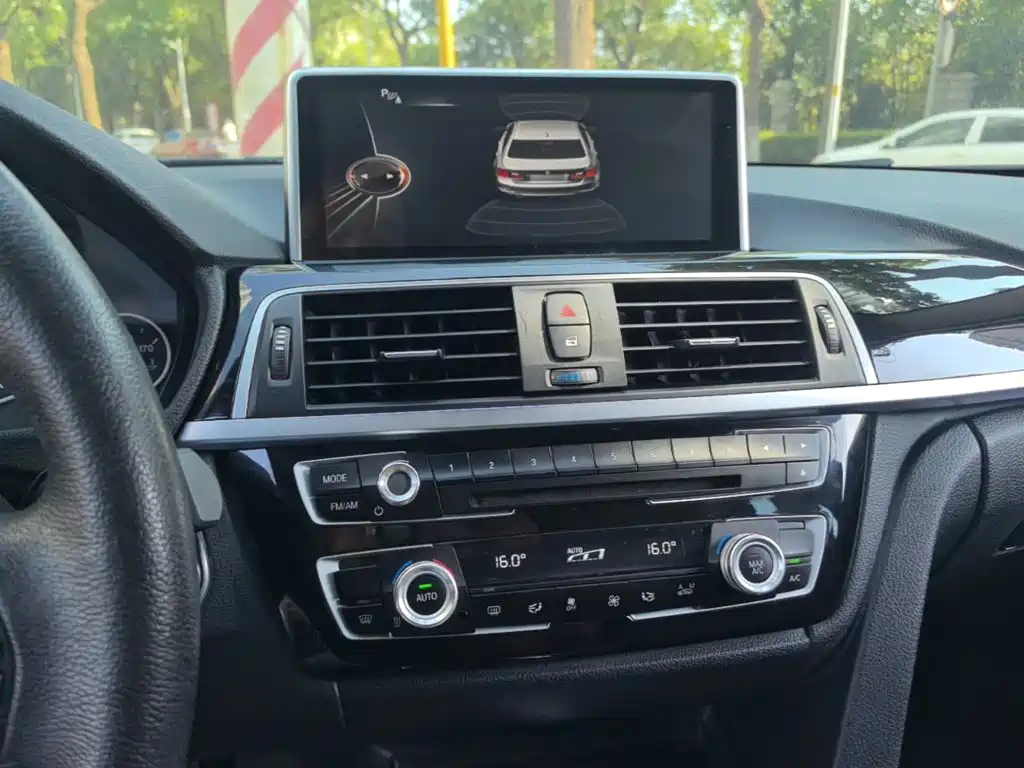 BMW 3 Series — миниатюра 13